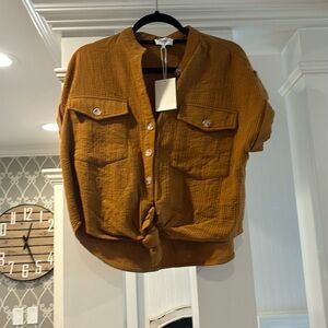 Short Sleeve Top-NEVER WORN